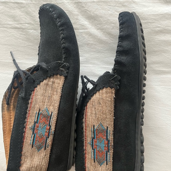 Minnetonka lace moccasins - Picture 6 of 6